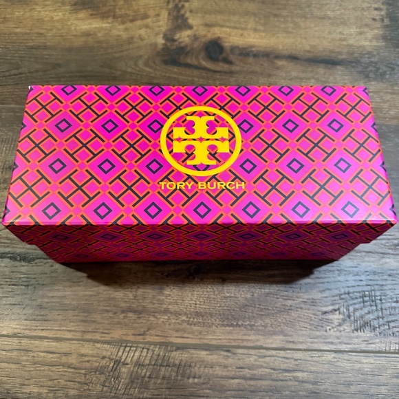 COPY - Set of Tory Burch Shopping Bags and Shoe Box - Picture 9 of 10